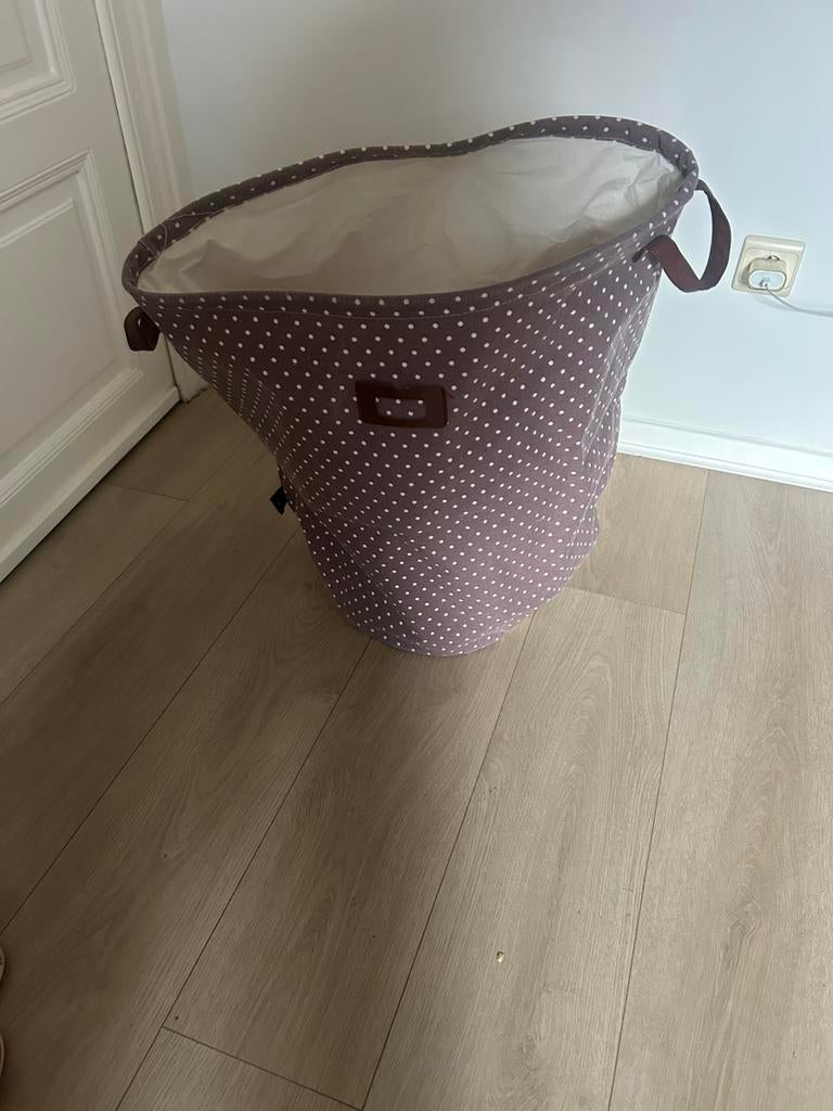 Panier a linge, Enlèvement, Utilisé, Panier