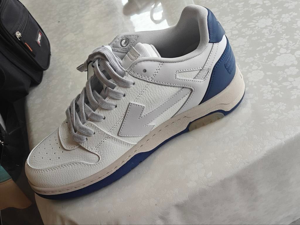 Off-White Out Of Office - Size 44, Ophalen