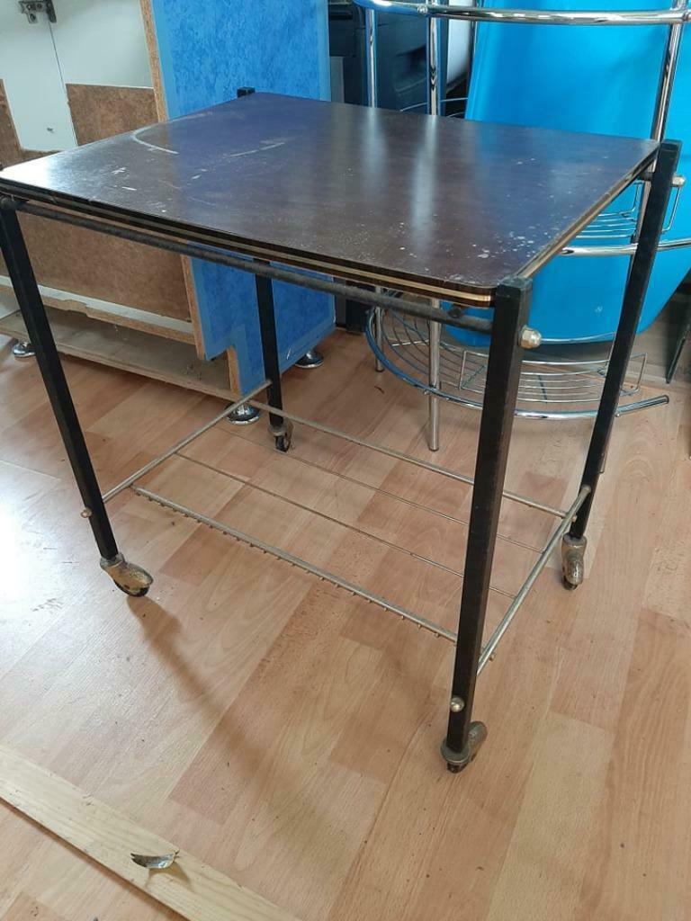 table à roulettes, Ancien, Minder dan 55 cm, Gebruikt, Metaal of Aluminium