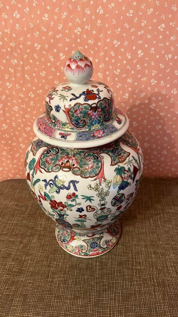 Chinese dekselvaas., Ophalen