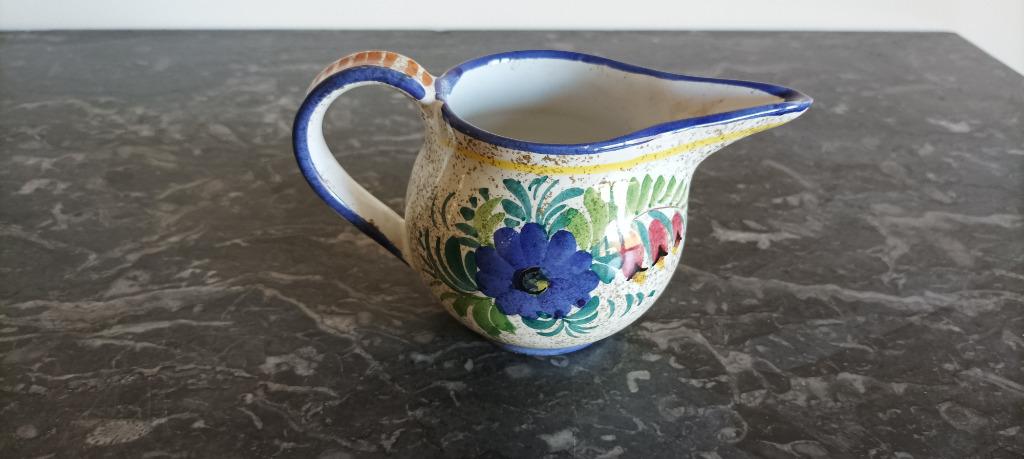 Oude kleine porseleinen melkkan met bloemenpatronen - Garda, Ophalen of Verzenden, Zo goed als nieuw, Porselein, Kom(men)