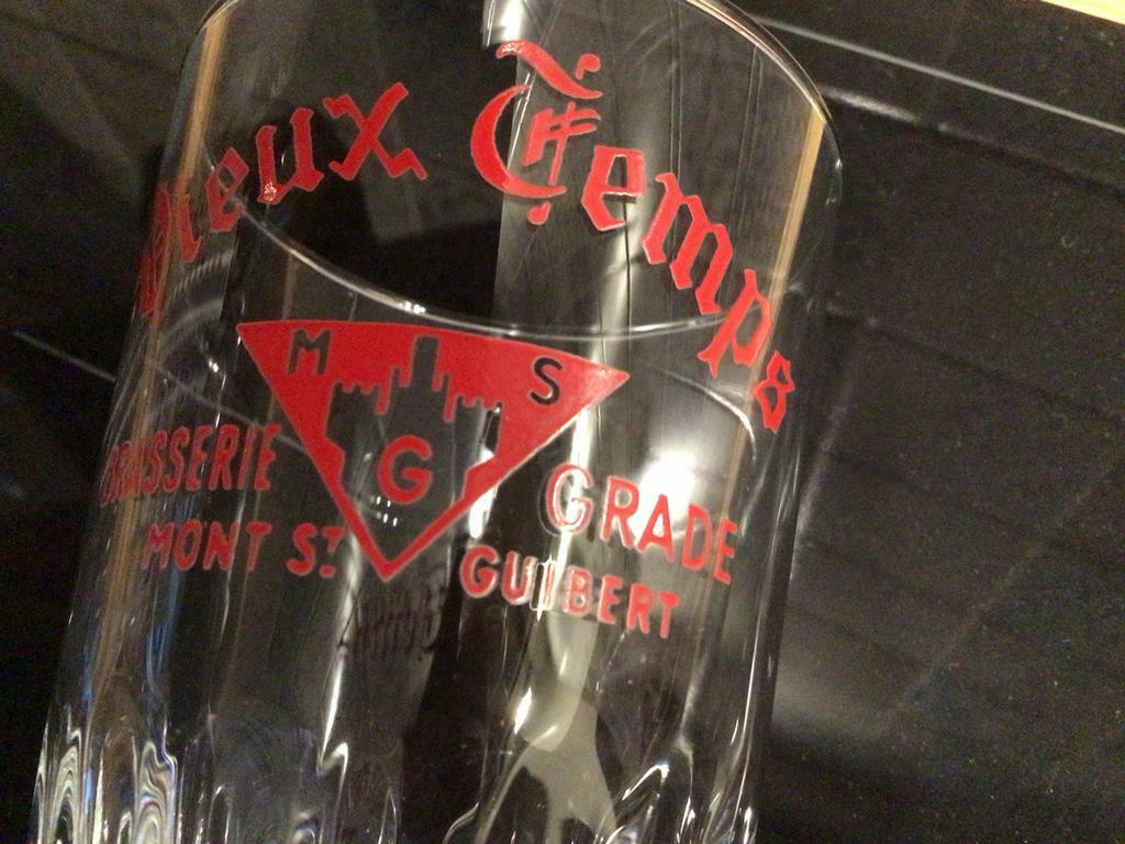 Brasserie grade  mont saint guibert vieux temps, Collections, Marques de bière, Enlèvement ou Envoi, Comme neuf