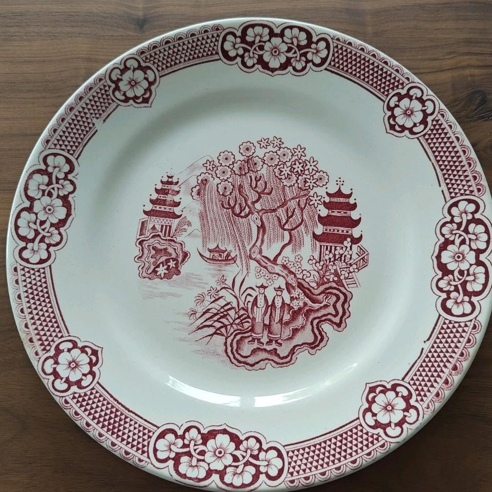Assiette chinoise rouge Petrus Regout Sphynx, Enlèvement ou Envoi