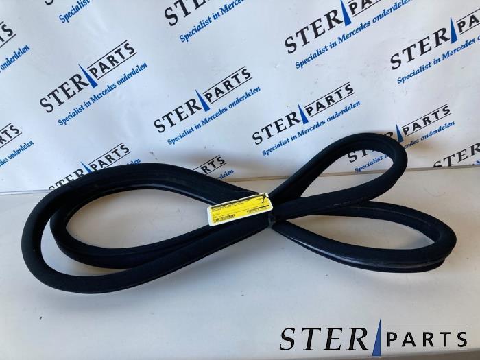 Portierrubber 4Deurs links-achter van een Mercedes C-Klasse, Auto-onderdelen, Carrosserie, Gebruikt, -, Ophalen of Verzenden, -
