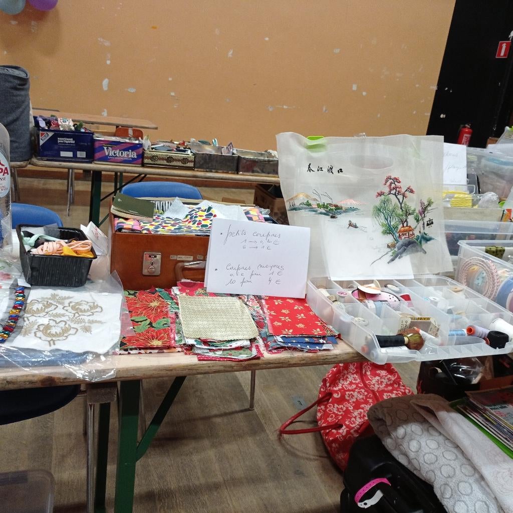 broderie et tissus jodoigne octobre 26, Enlèvement