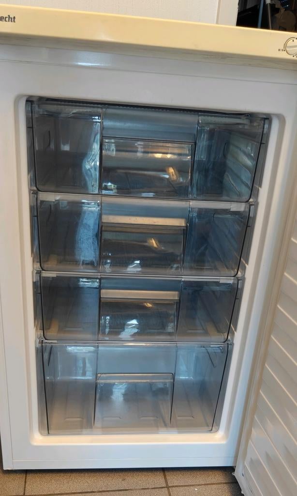Bauknecht diepvriezer type CV091W, netto 88 liter, Elektronische apparatuur, Vriezers en Diepvrieskisten, Ophalen