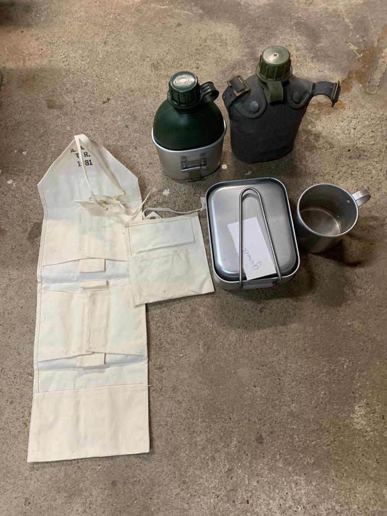 Leger militair materiaal beker toiletzak eetdoos gemel, Ophalen of Verzenden