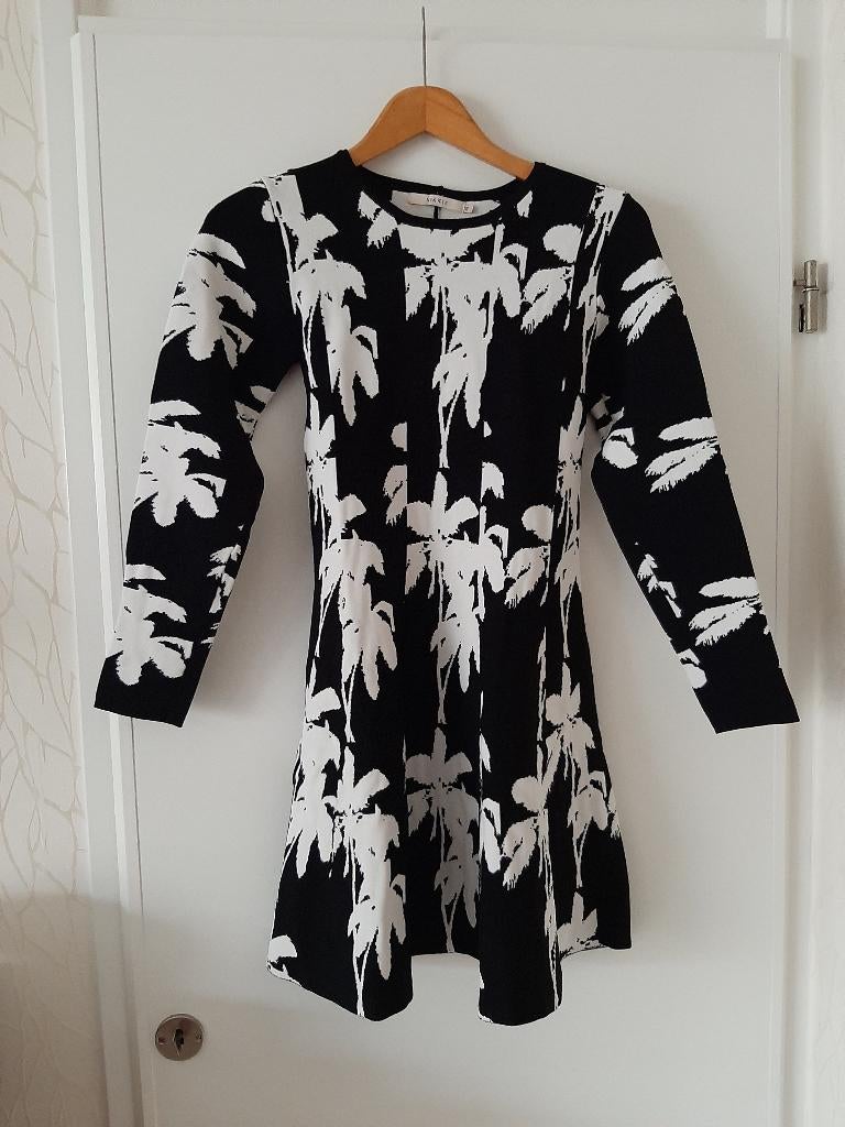 Nikkie jurk maat 40 eerder S nieuw/ ongedragen, Kleding | Dames, Jurken, Maat 38/40 (M), Zwart, Nieuw, Ophalen of Verzenden