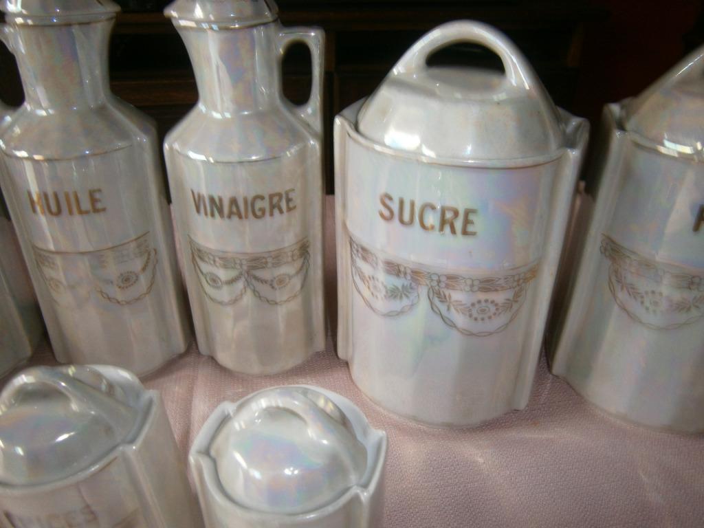 12 anciens pots à épices en porcelaine irisée, Enlèvement