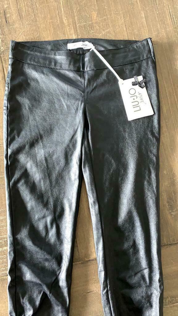 Nieuwe zwarte lederen broek van Liu Jo maat 128, Broek, Meisje, Nieuw, Ophalen of Verzenden
