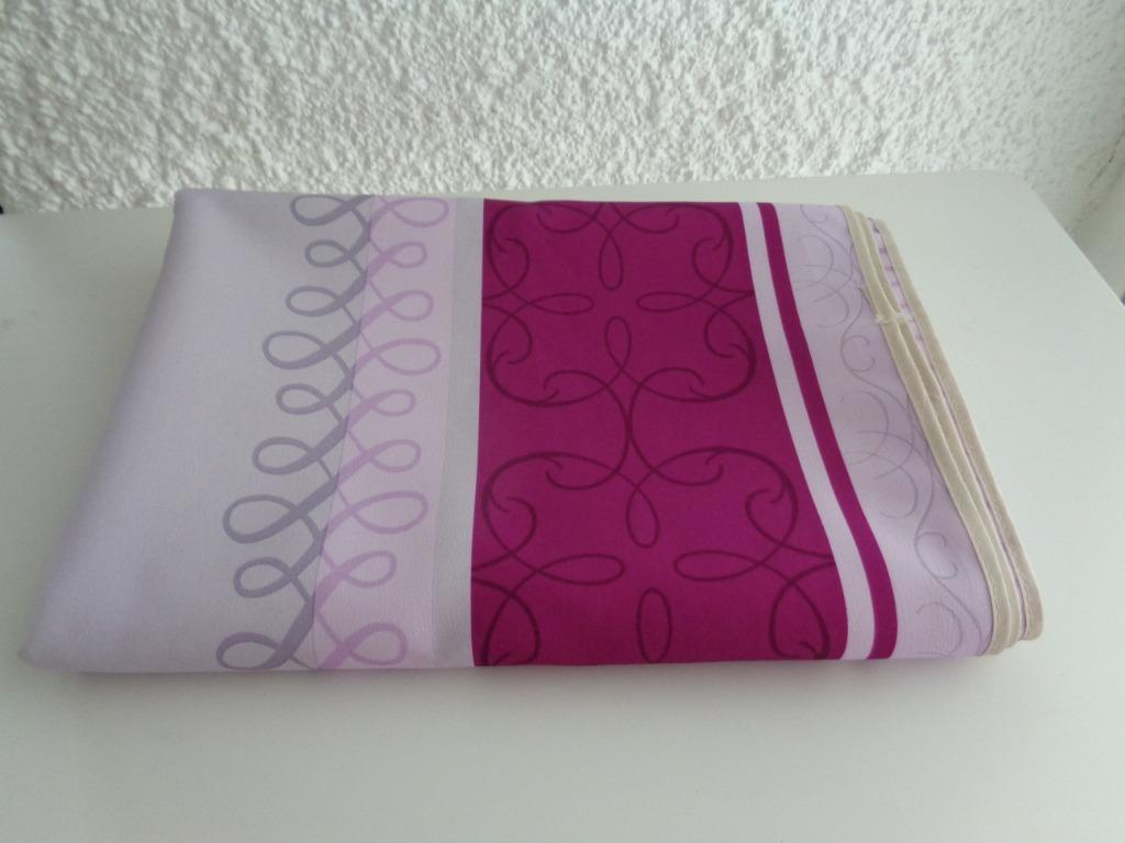 Nappe imprimée. Anti taches 150 X 300 cm, Enlèvement ou Envoi, Utilisé, Rectangle