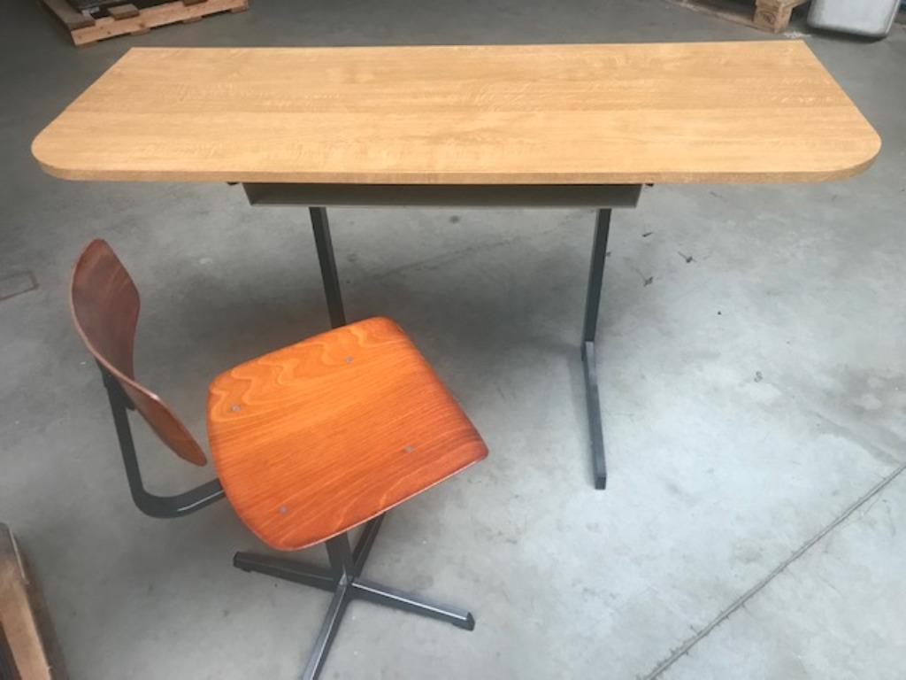 Bureautje met bijhorende stoel, Ophalen, Gebruikt