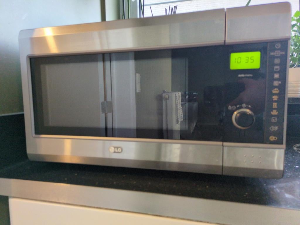 LG MC-8083MLR 30-liter combimicrowave oven met grill functie, Elektronische apparatuur, Ophalen, Grill