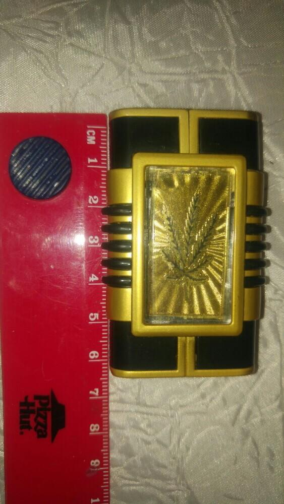 Vintage Briquet Aansteker doré cannabis mirroir 1990 - 2000, Enlèvement ou Envoi, Comme neuf, Briquet