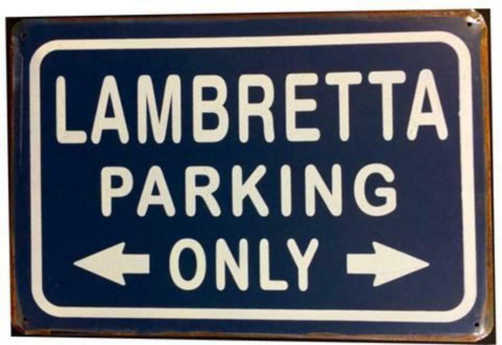 Metalen rusty-old wandplaat Lambretta Parking Only, Motoren, Ophalen of Verzenden, Nieuw