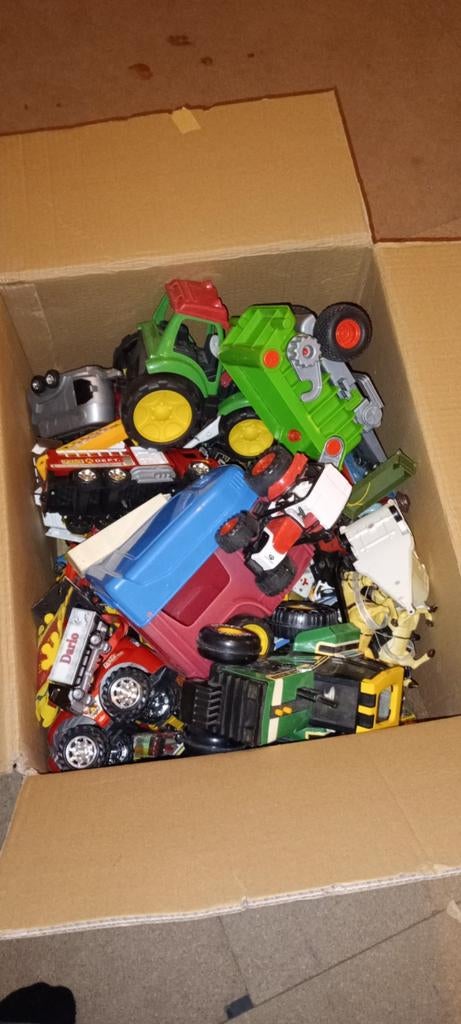 Doos met allerlei auto,s, Ophalen, Zo goed als nieuw