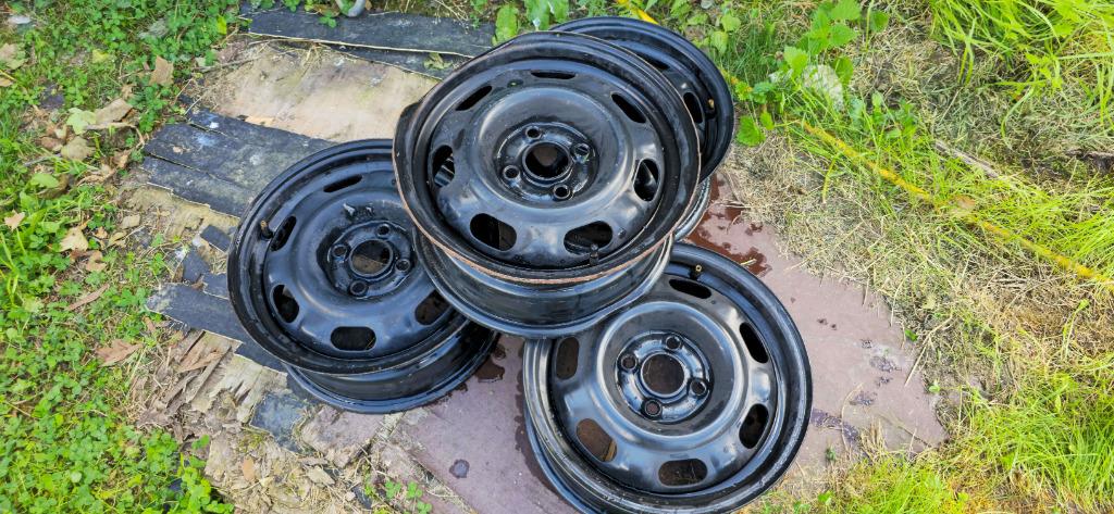 4 jantes en tôle de VW Polo 100Cv 1997, 14 pouces, Véhicule de tourisme, 185 mm, Enlèvement