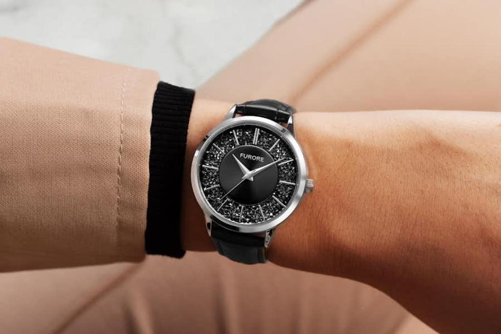 Dameshorloges Furore zwart strass (NIEUW!) en Guess zilver, Bijoux, Sacs & Beauté, Montres | Femmes, Comme neuf, Montre-bracelet