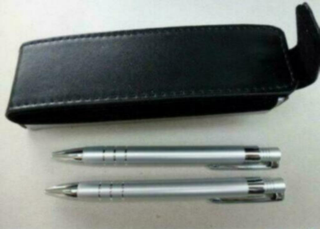 vulpotlood en blauwe balpen in "leren" etui relatiegeschenk, Verzamelen, Overige merken, Balpen, Nieuw, Ophalen of Verzenden