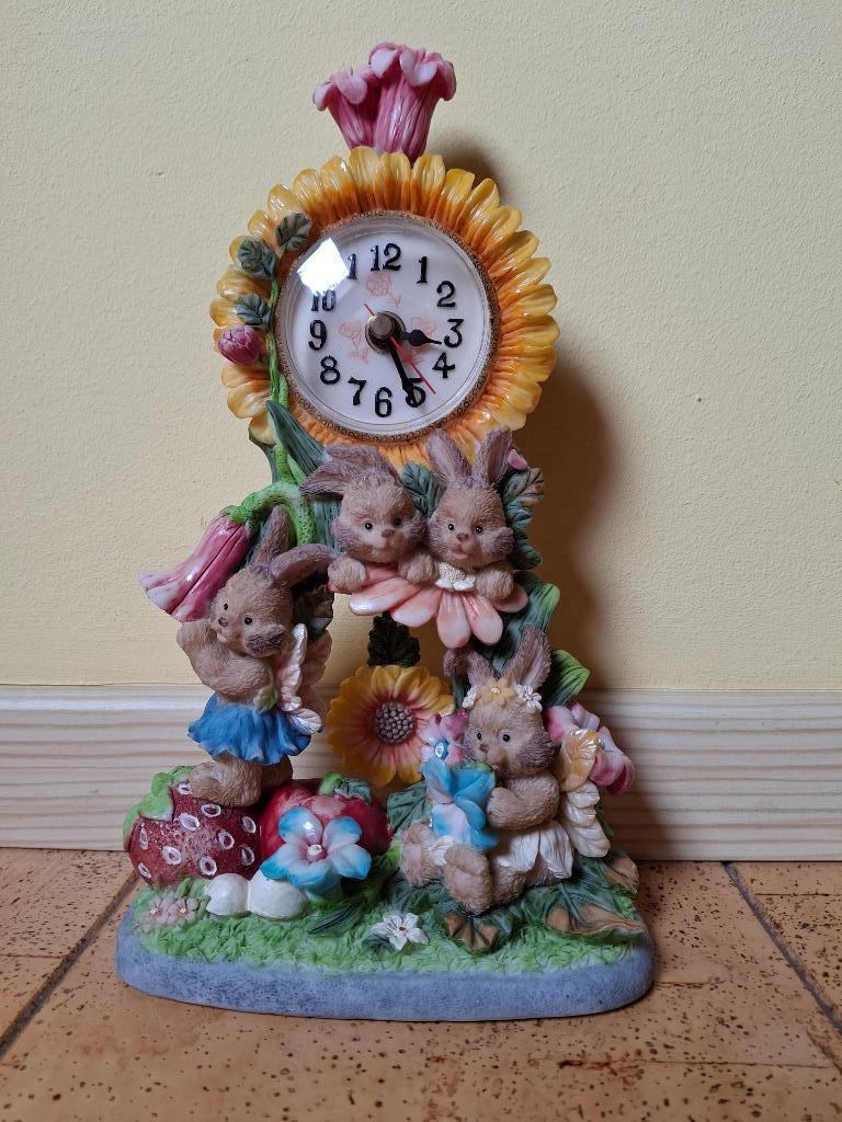 Klok Konijnenfamilie voor kinderkamer, Ophalen of Verzenden, Gebruikt, Klok
