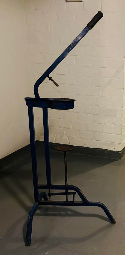 Kurkapparaat op voet voor de echte wijnliefhebber, Ophalen, Gebruikt