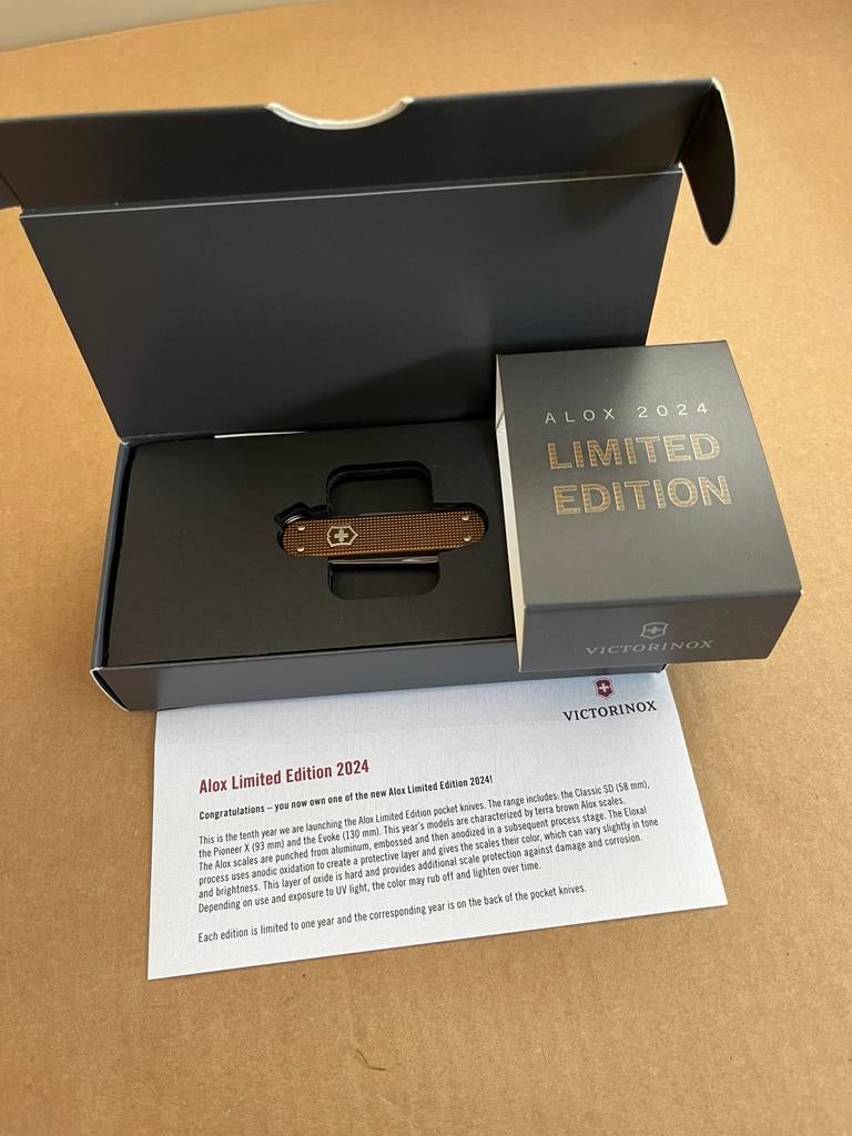 Couteau suisse de collection, Enlèvement ou Envoi, Neuf