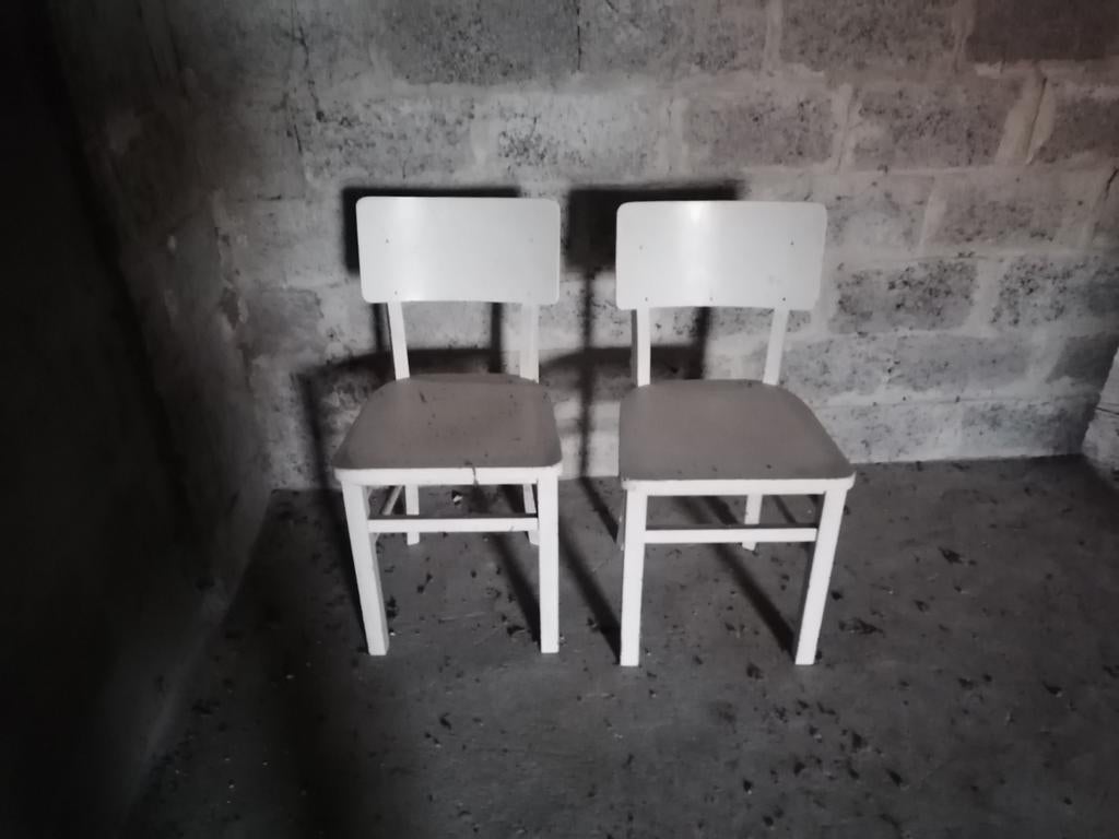 chaises vintage en bois, blanches, Maison & Meubles, Chaises, Deux, Blanc, Enlèvement