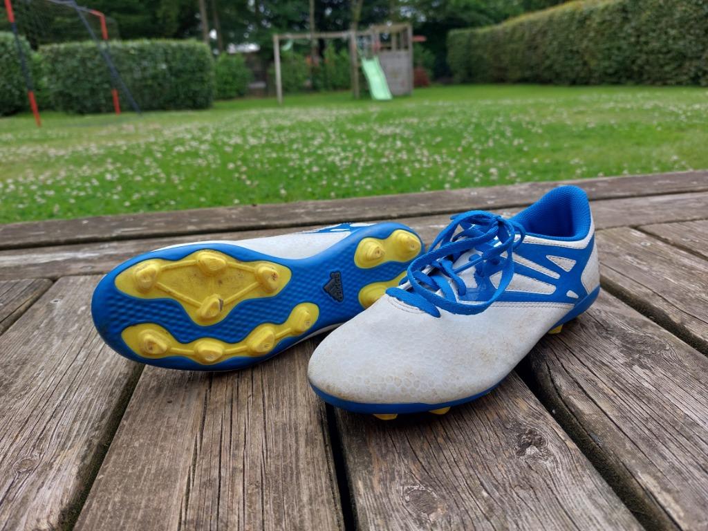 Voetbalschoenen Adidas maat 37 1/3, Sport en Fitness, Voetbal, Ophalen, Gebruikt, Schoenen