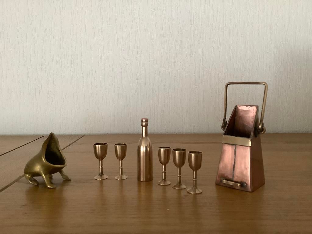 Miniatuurtjes uit koper, Ophalen