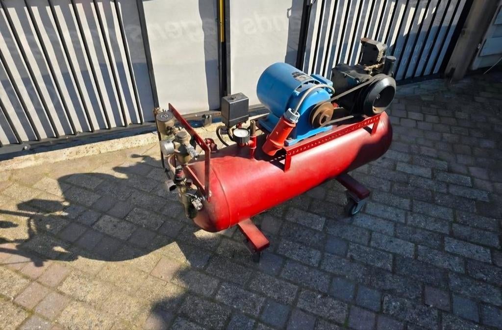 Compressor 3fase 8 bar, Gebruikt, 6 tot 10 bar, Ophalen of Verzenden, 25 tot 100 liter