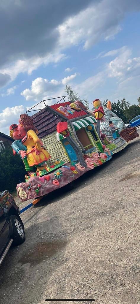 Te huur te koop Grote mooie polyester carnavalswagen, Enlèvement, Comme neuf