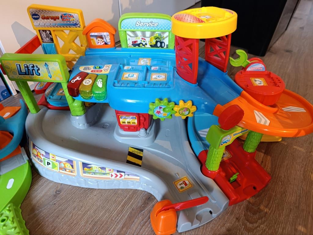 VTech toet toet auto toren, station en extra banen., Ophalen