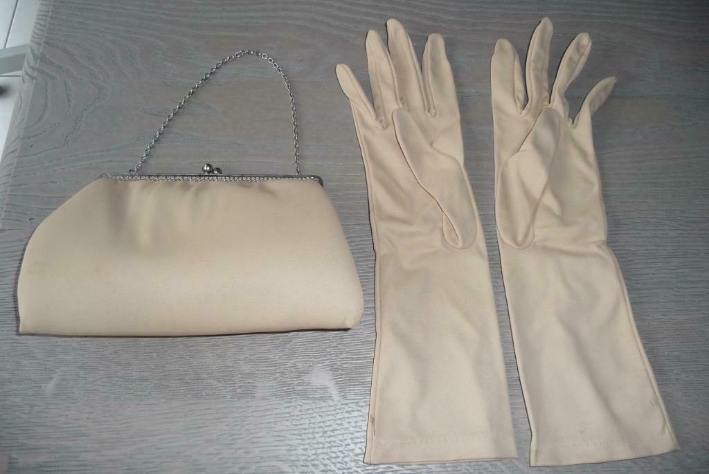 Handtas voor suitekledij beige + handschoenen, Enlèvement ou Envoi, Comme neuf, Beige, Sac de soirée