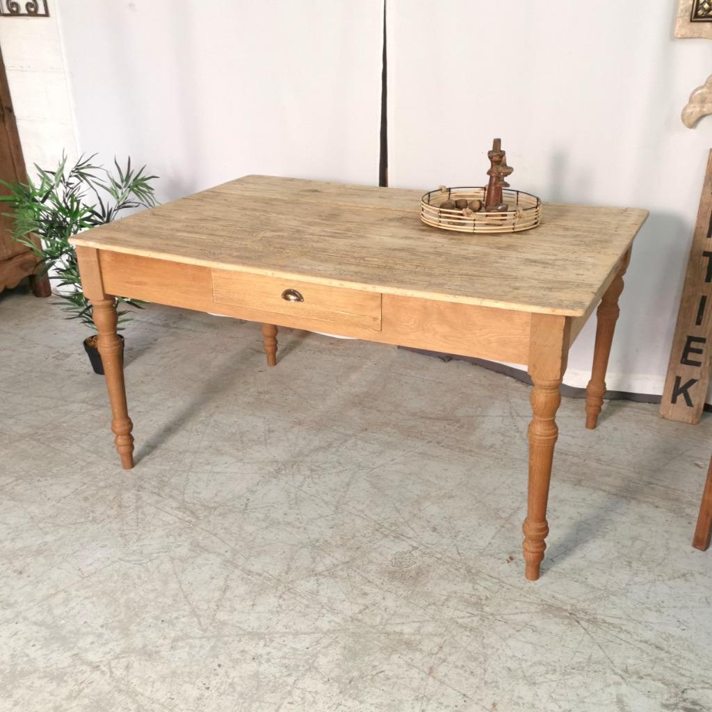 Table de ferme ancienne + tiroir  en chêne L 144 W 98 H77, Enlèvement