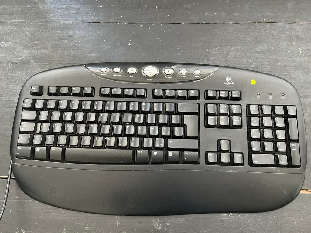 Klavier Logitech, Computers en Software, Ophalen, Zo goed als nieuw