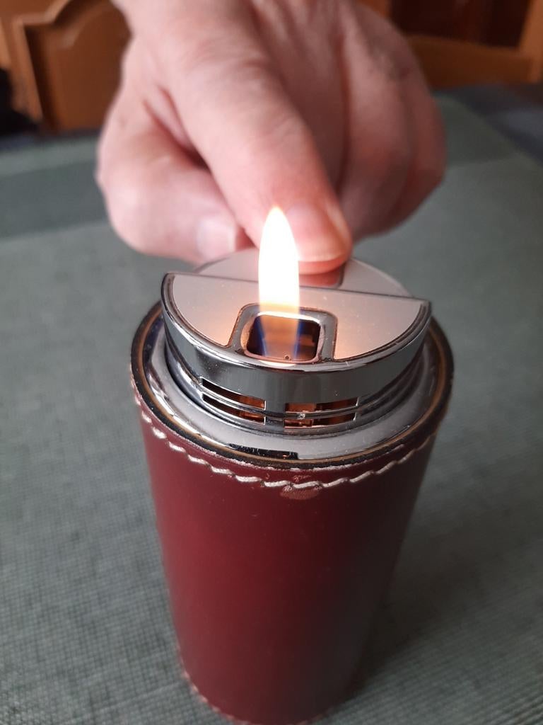 Vintage ,élégant briquet de table DELVAUX cuir brun ,13 cm, Collections, Enlèvement ou Envoi, Briquet