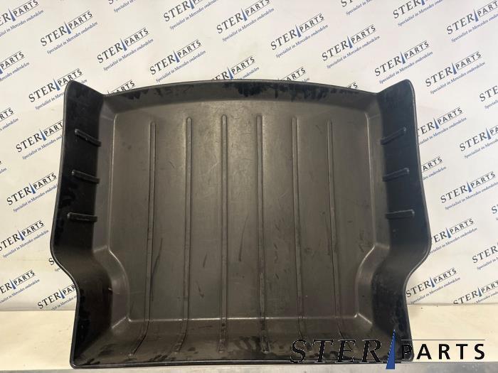 Coffre tapis d'un Mercedes C-Klasse, Autos : Pièces & Accessoires, Enlèvement ou Envoi, 3 mois de garantie, Utilisé, Mercedes-Benz