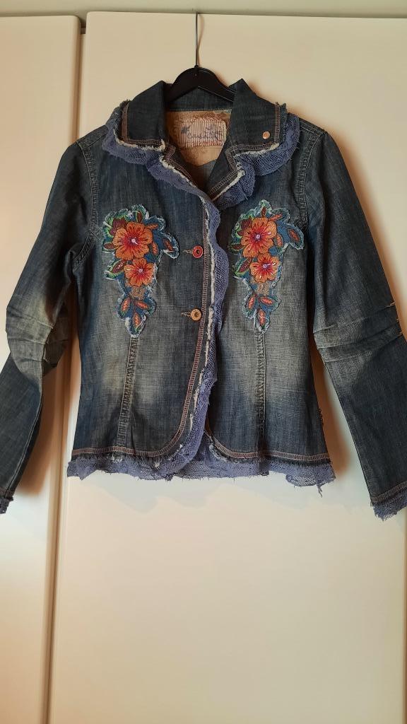 tres BEAU modèle veste jeans taille 152, avec franges et déc, Enlèvement ou Envoi, Carbone, Comme neuf, Fille