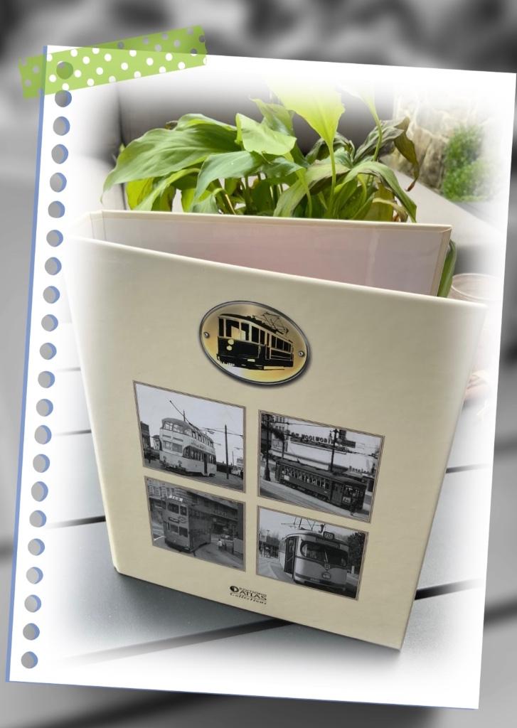 Classeur de collection « Tramways historiques » des Éditions, Enlèvement ou Envoi, Comme neuf, Autres marques
