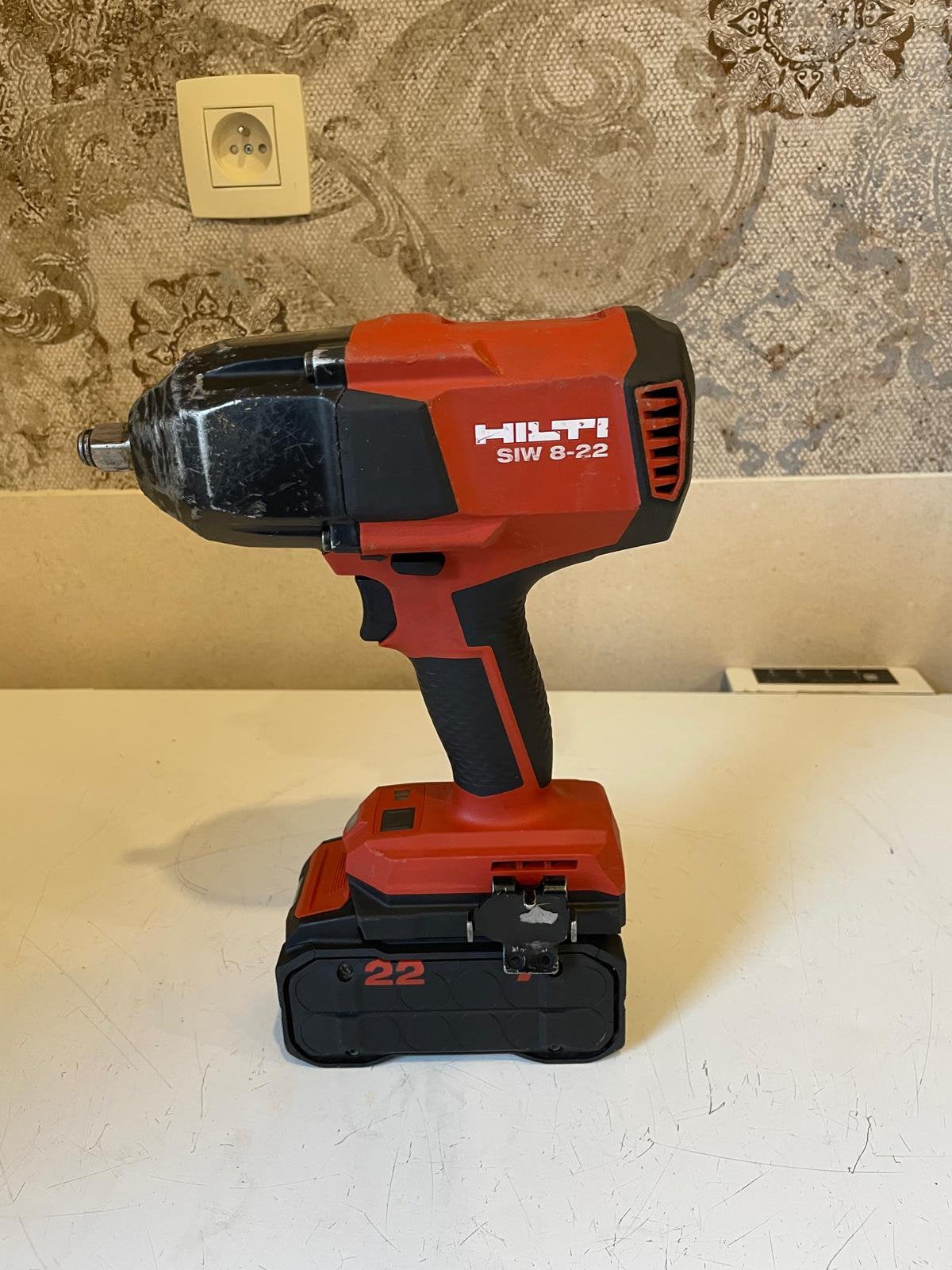 Boulonneuse  Hilti NURON SIW8-22 batterie oui pas chargeur, Enlèvement, Comme neuf