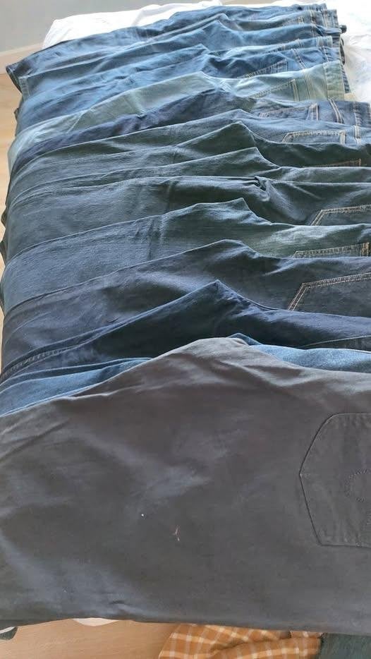 pantalon en jean taille 46 bleu à vendre, Vêtements | Femmes, Enlèvement, Comme neuf, Bleu