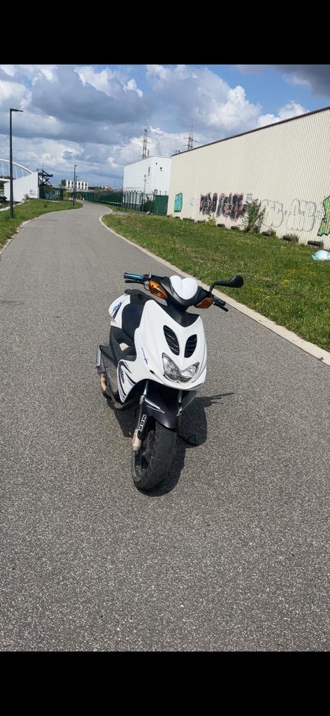 Mbk nitro classe a à vendre ou échange, Vélos & Vélomoteurs, Enlèvement ou Envoi, Comme neuf