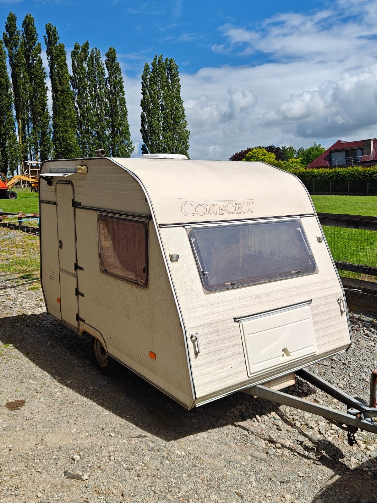 Comfort 32, <750kg, proper en goede staat, harde vloer., Caravans en Kamperen, Caravans, Particulier, tot en met 3, 500 - 750 kg