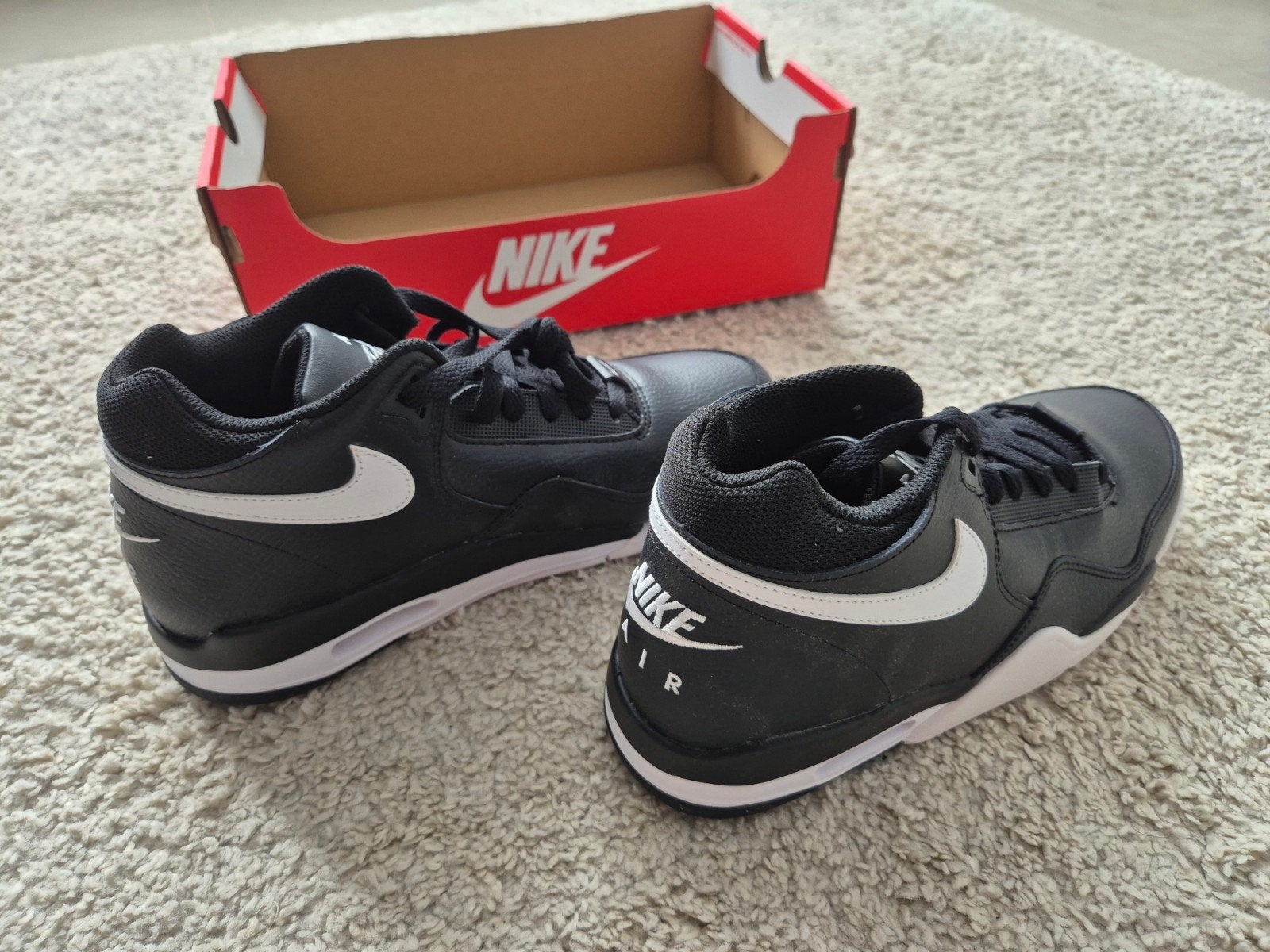Nike air taille 41, Sport en Fitness, Basketbal, Verzenden, Nieuw, Schoenen