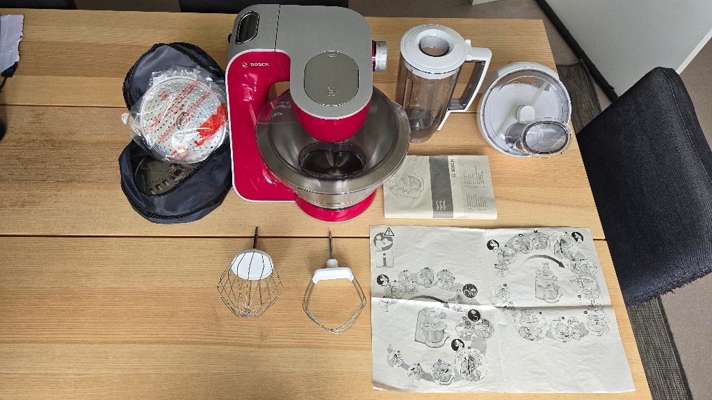 Bosch Keukenrobot 900W + Accessoires, Ophalen, Gebruikt, Vaatwasserbestendig, 3 snelheden of meer