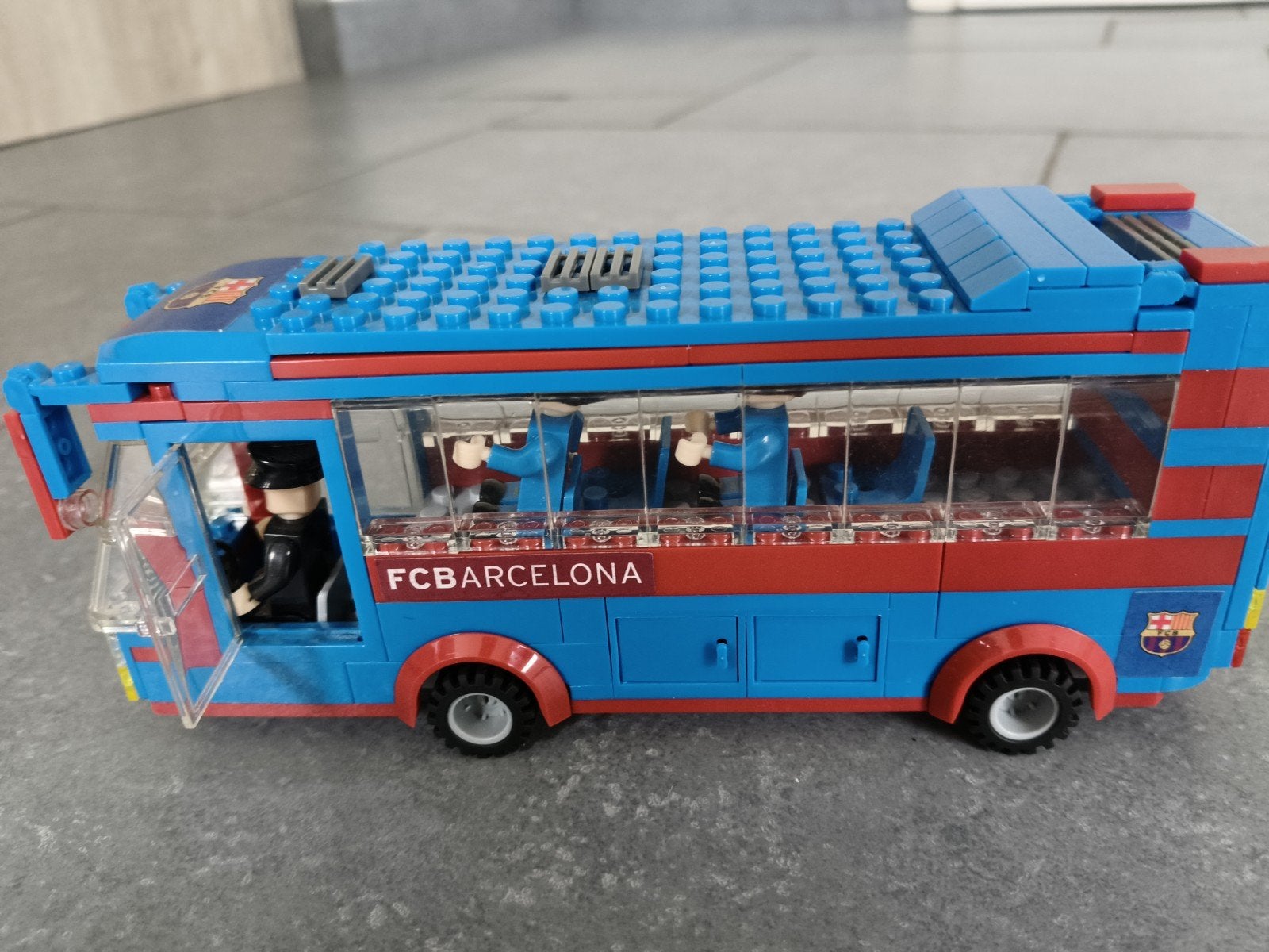 Fc Barcelona bus blokjes, Ophalen