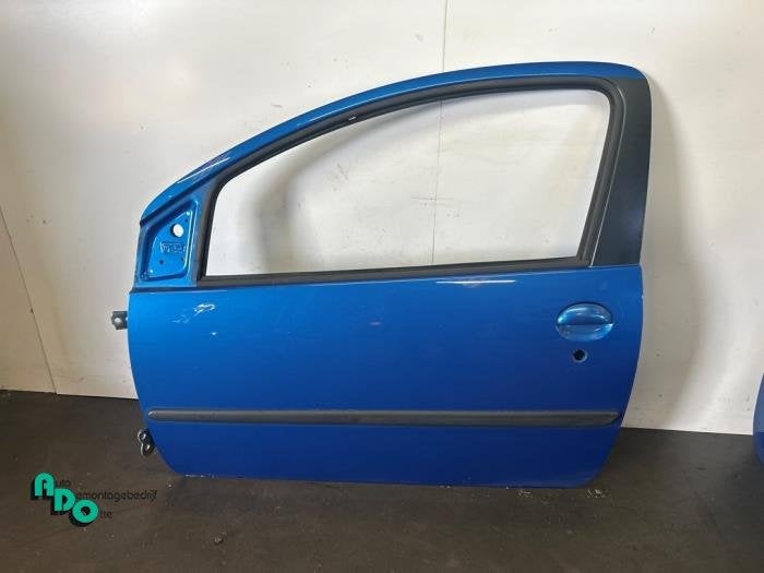 Portière 2portes gauche d'un Peugeot 107 (107 05-) (ELX), -, 3 mois de garantie, Utilisé, Porte