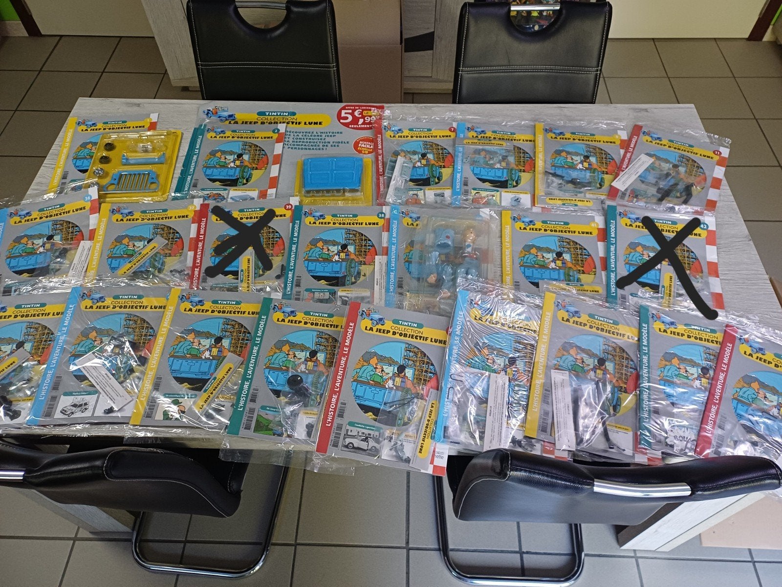 20 numéros neuf sous cellophane Jeep Tintin Hachette, Collections, Enlèvement ou Envoi, Tintin, Comme neuf, Statue ou Figurine
