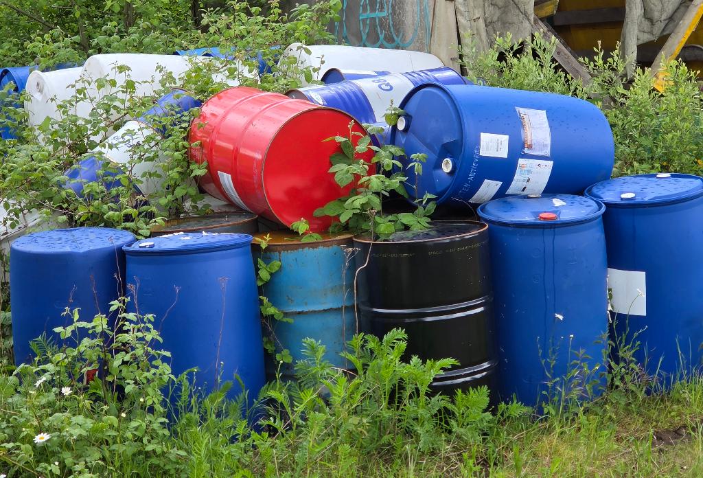 Tonnen / vaten kunstof en metalen 205 liter, 150 liter of meer, Ophalen, Gebruikt, Kunststof