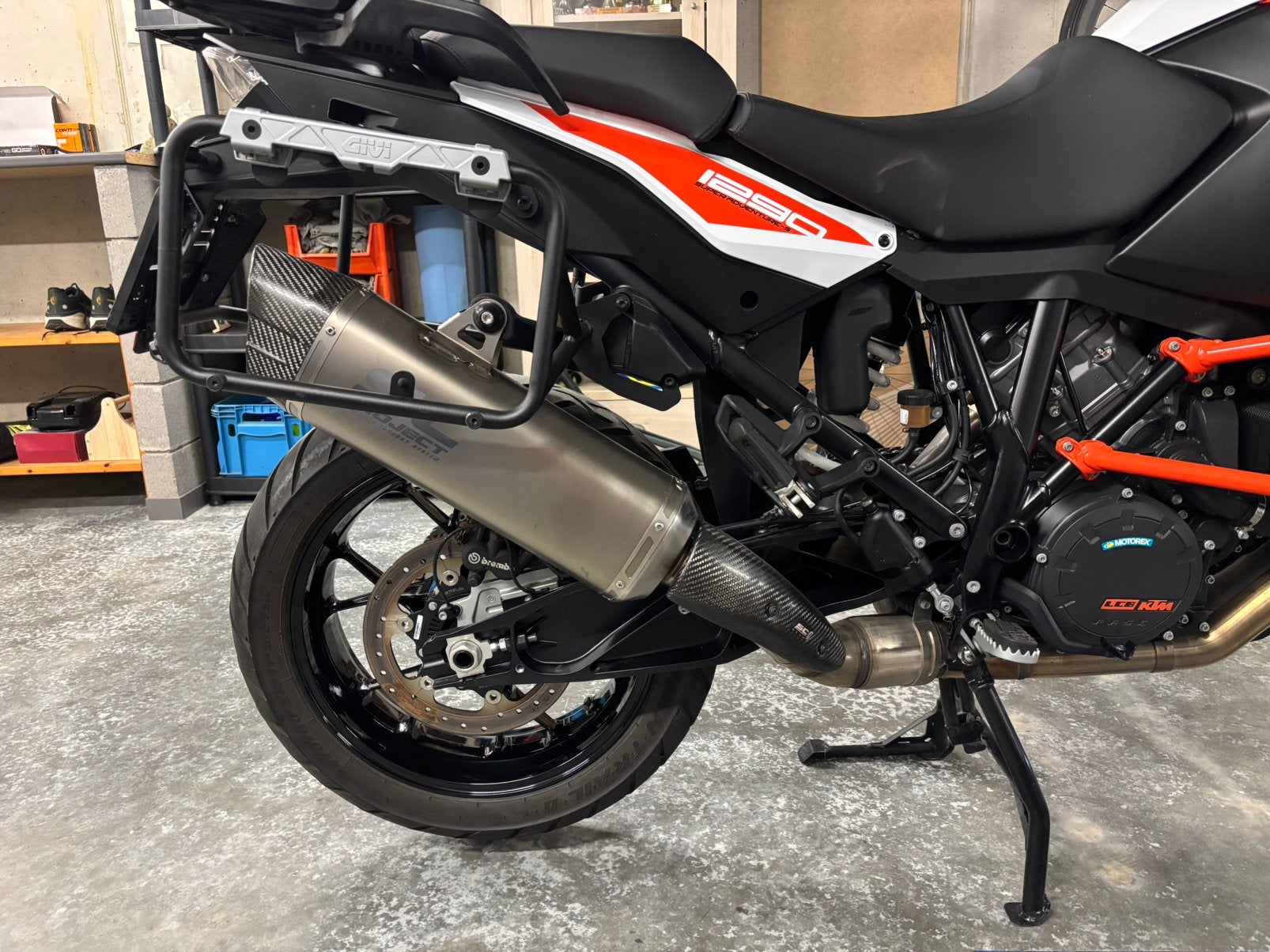 Sportuitlaat SC Projects + Givi outback koffers, Motoren, Ophalen of Verzenden